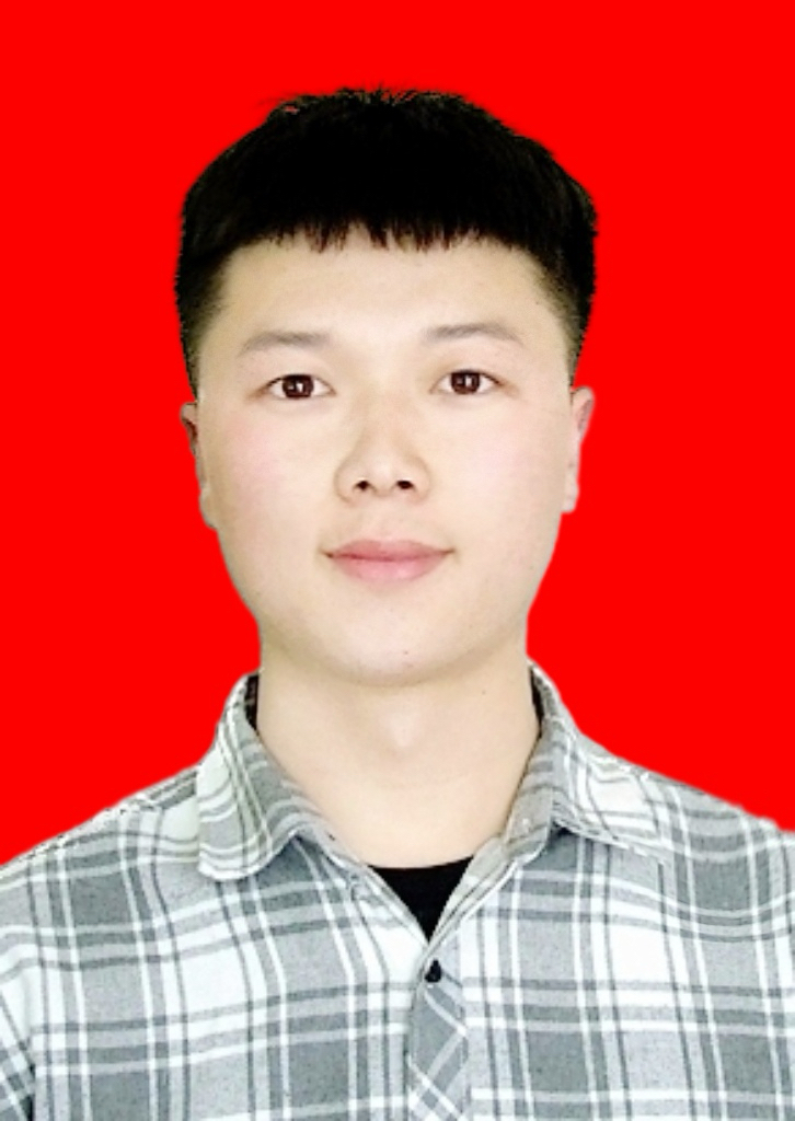 彭教员 照片