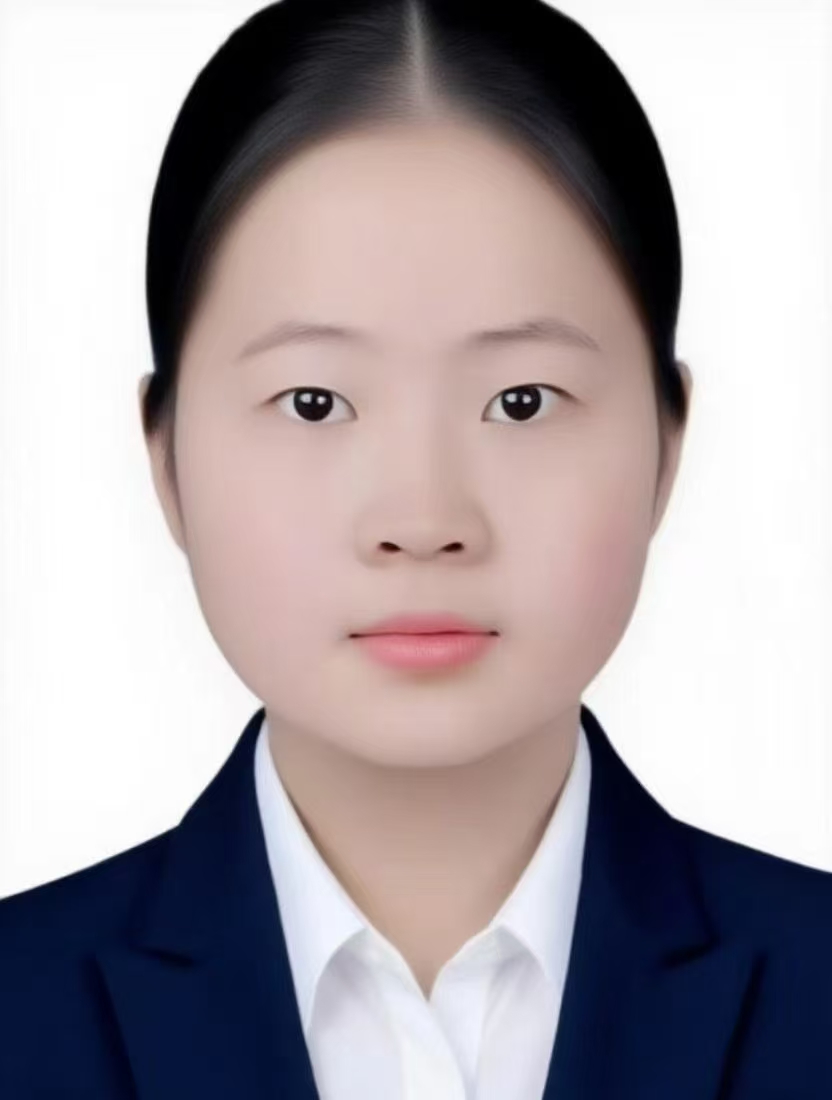 梁教员 照片
