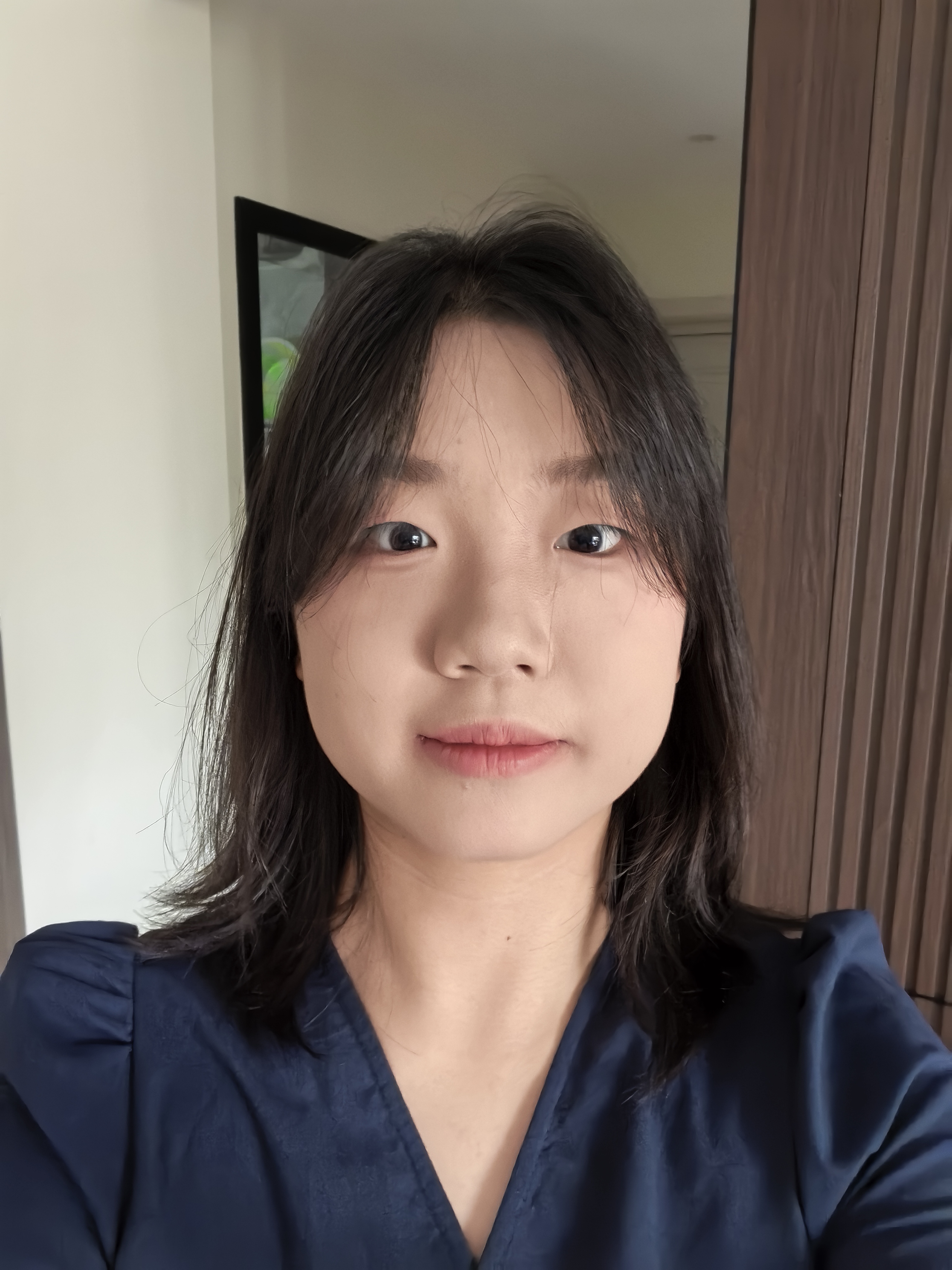 余教员 照片