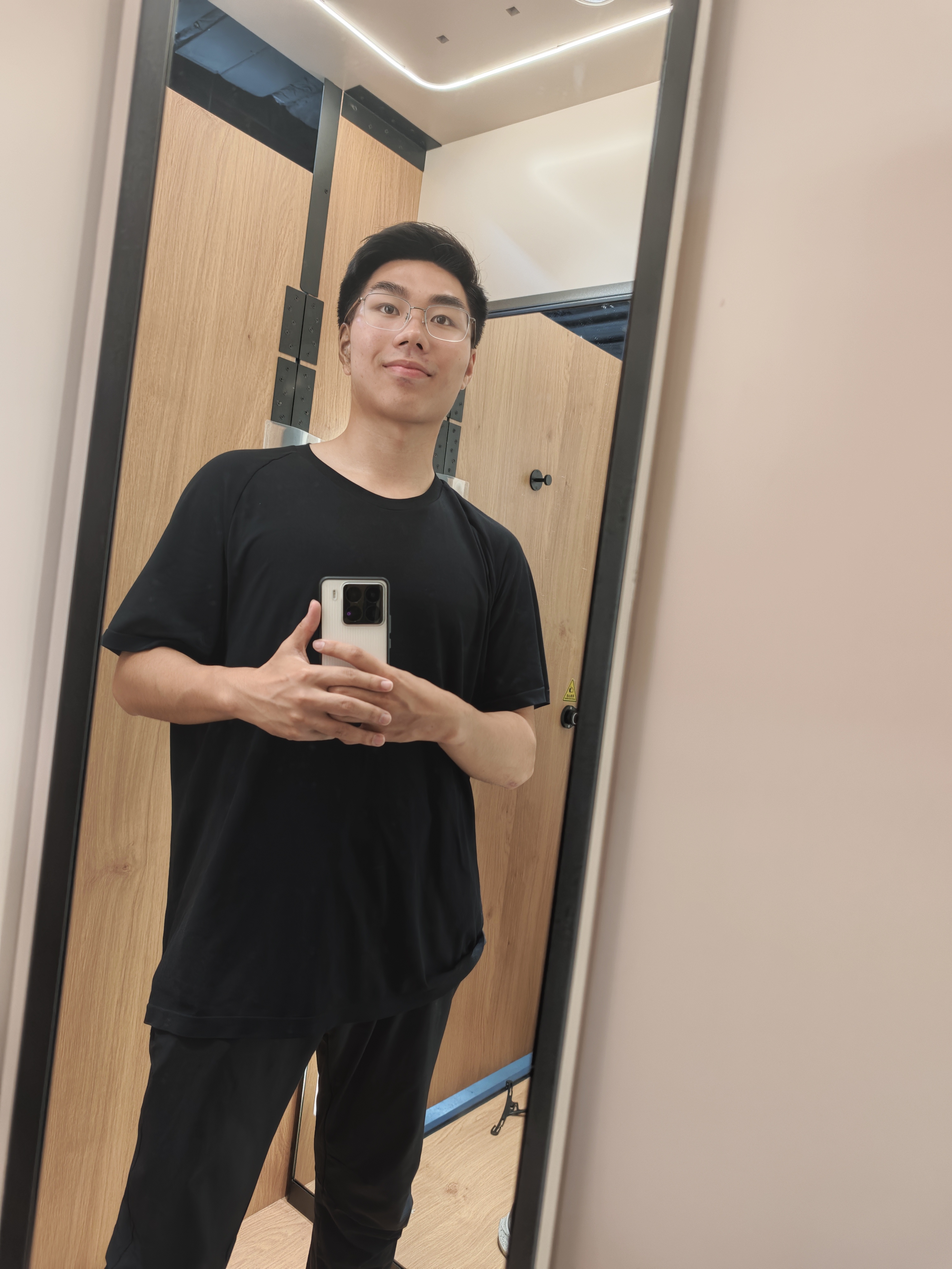 郑教员 照片