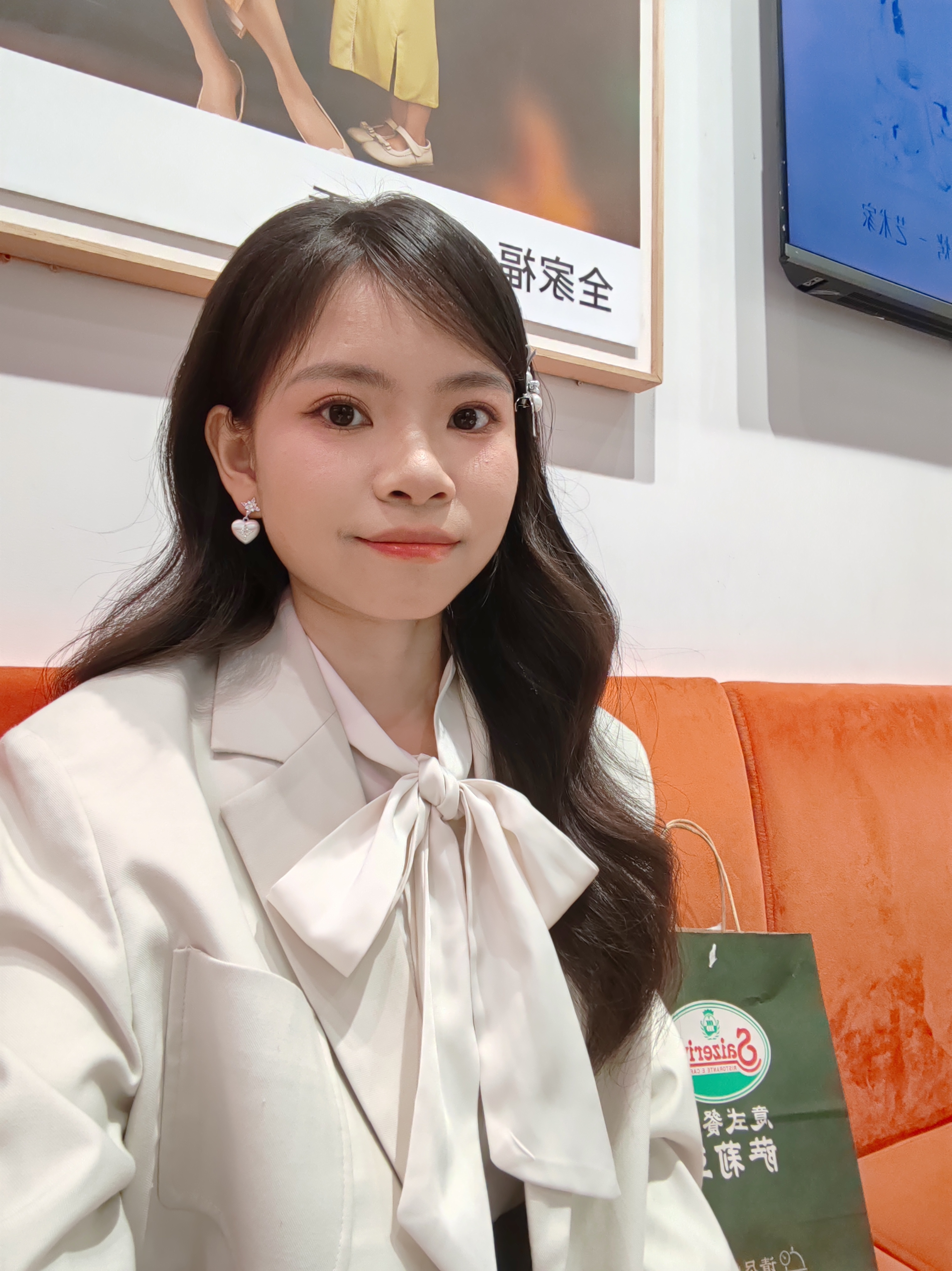 潘教员 照片