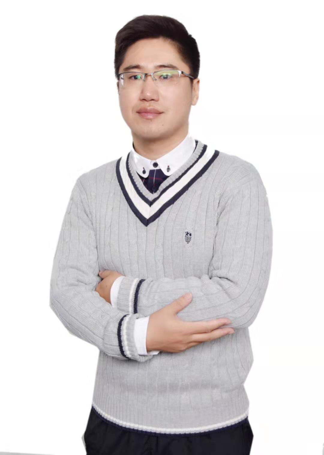 李教员 照片