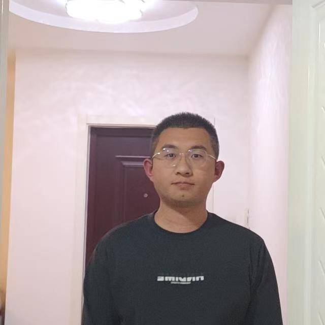 魏教员 照片