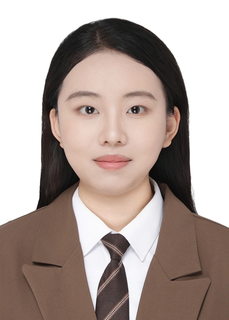 李教员 照片
