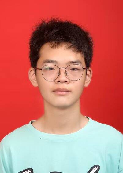 吕教员 照片