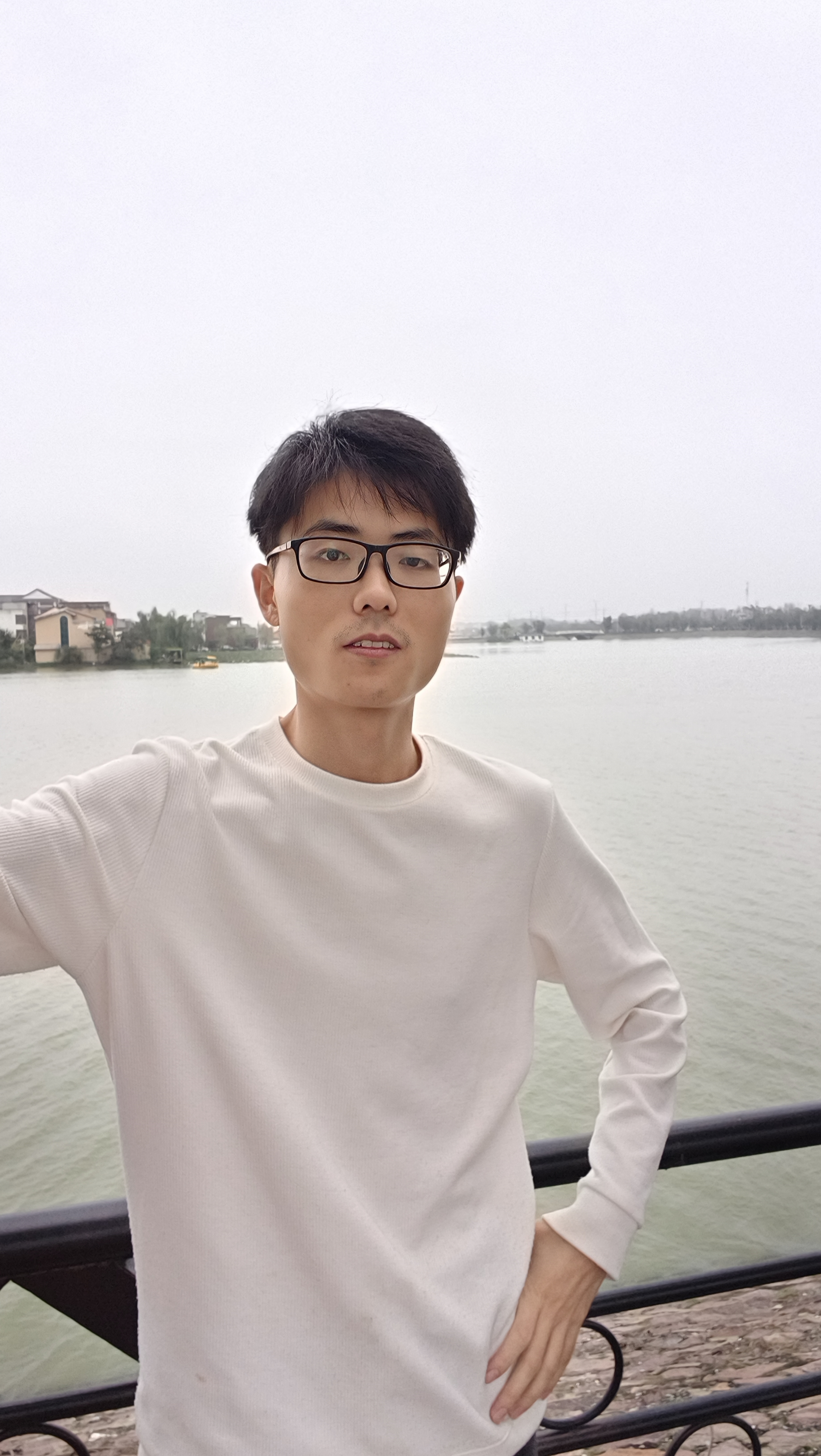 刘教员 照片