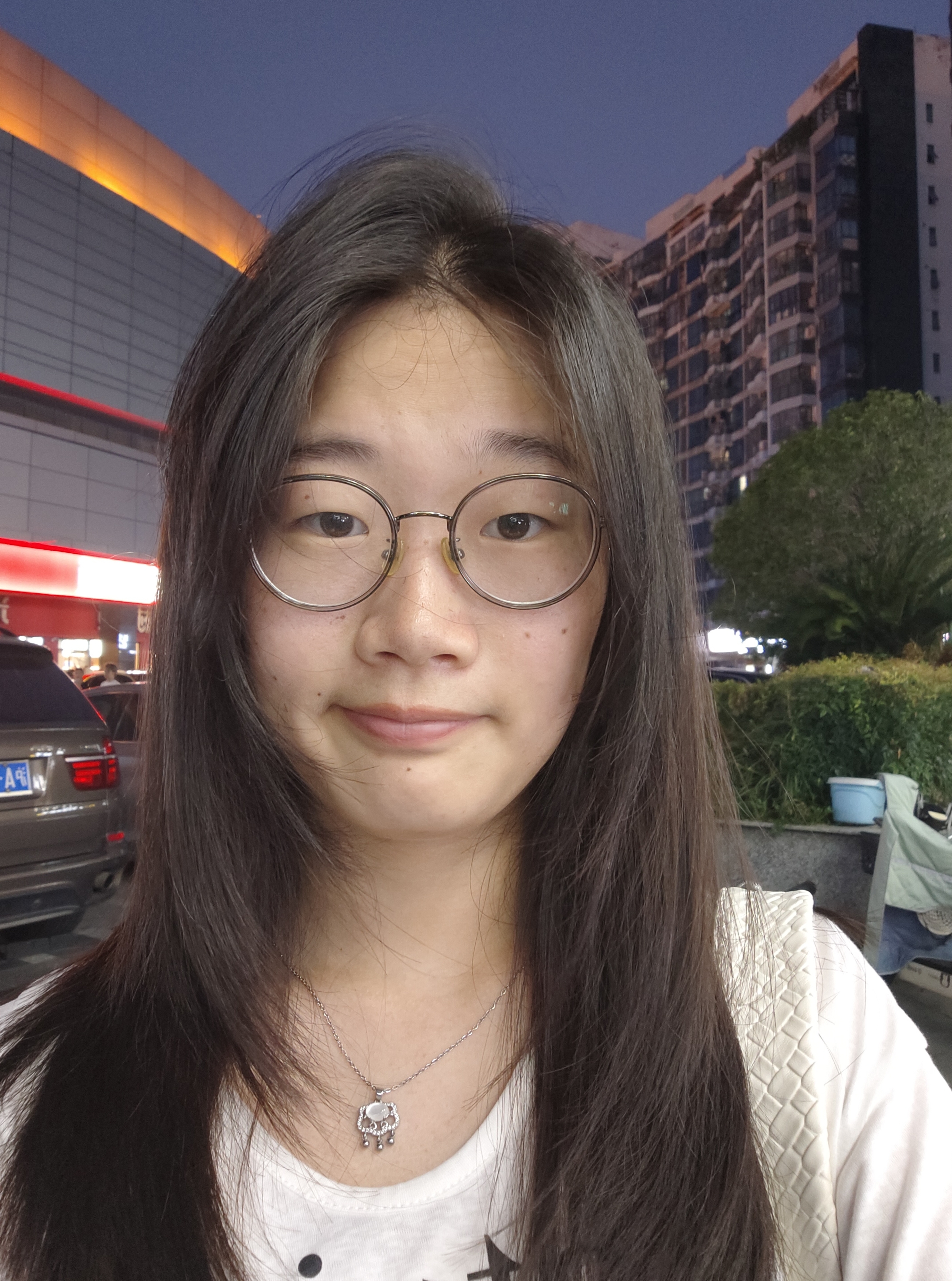 苑教员 照片