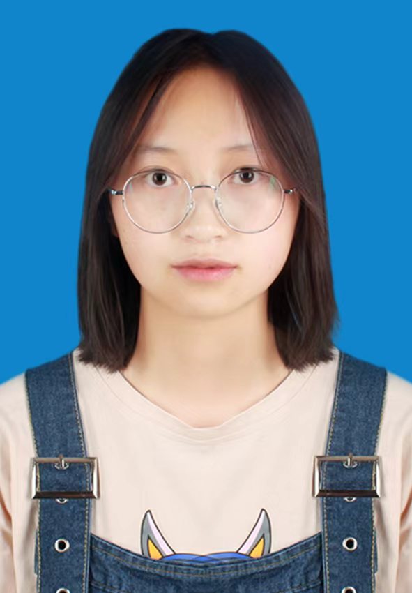李教员 照片