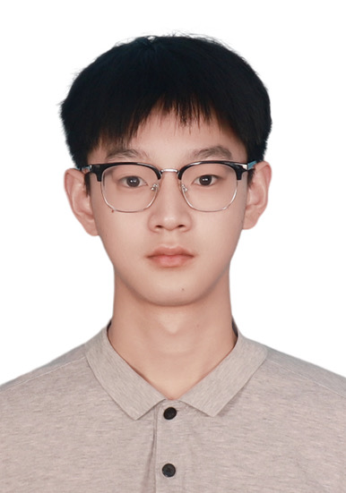 潘教员 照片