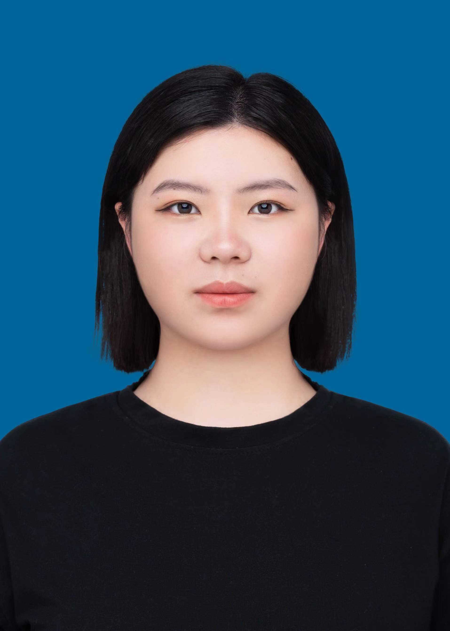 何教员 照片