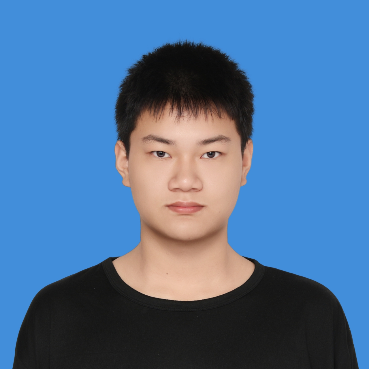 万教员 照片