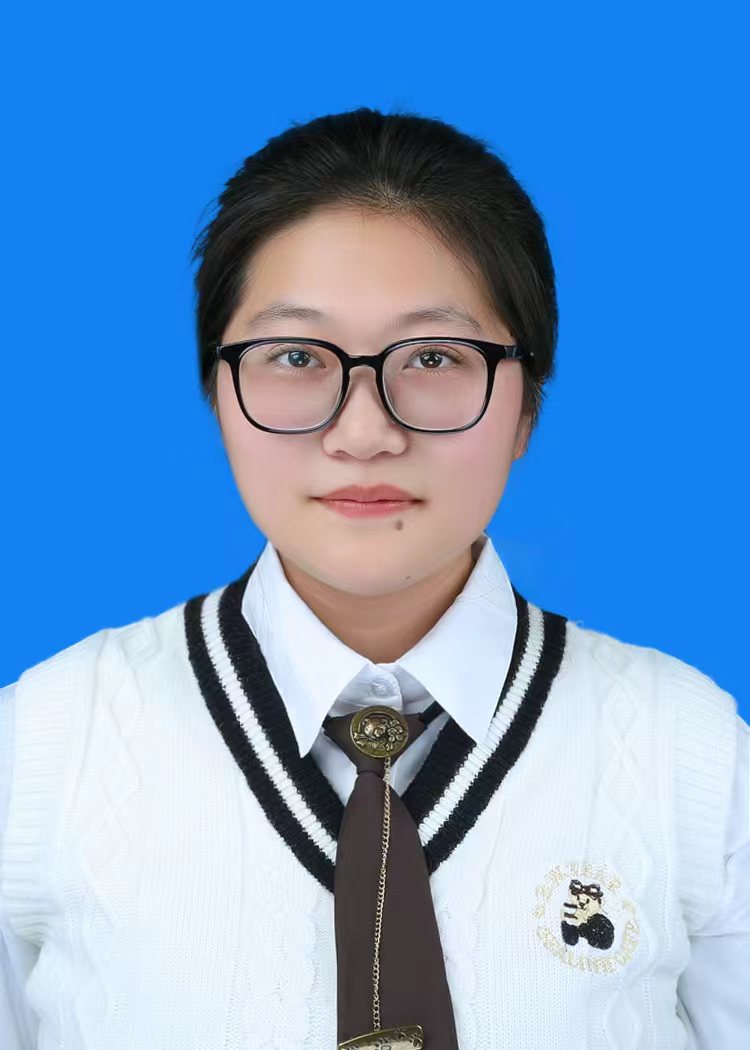 李教员 照片