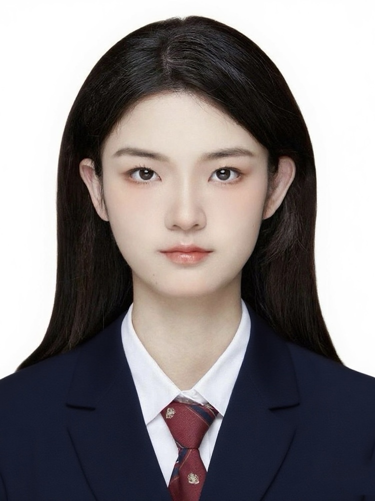 何教员 照片