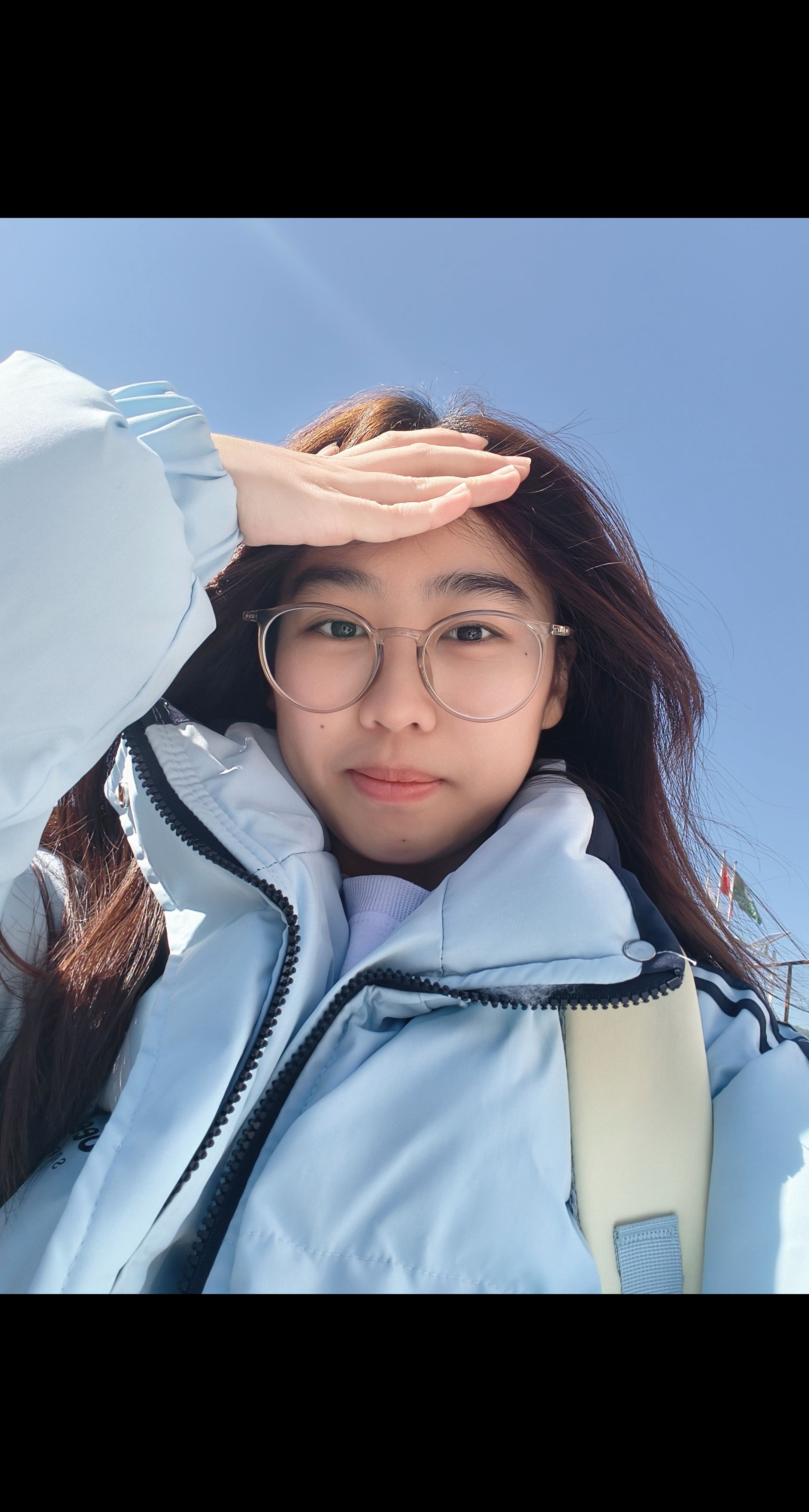 何教员 照片