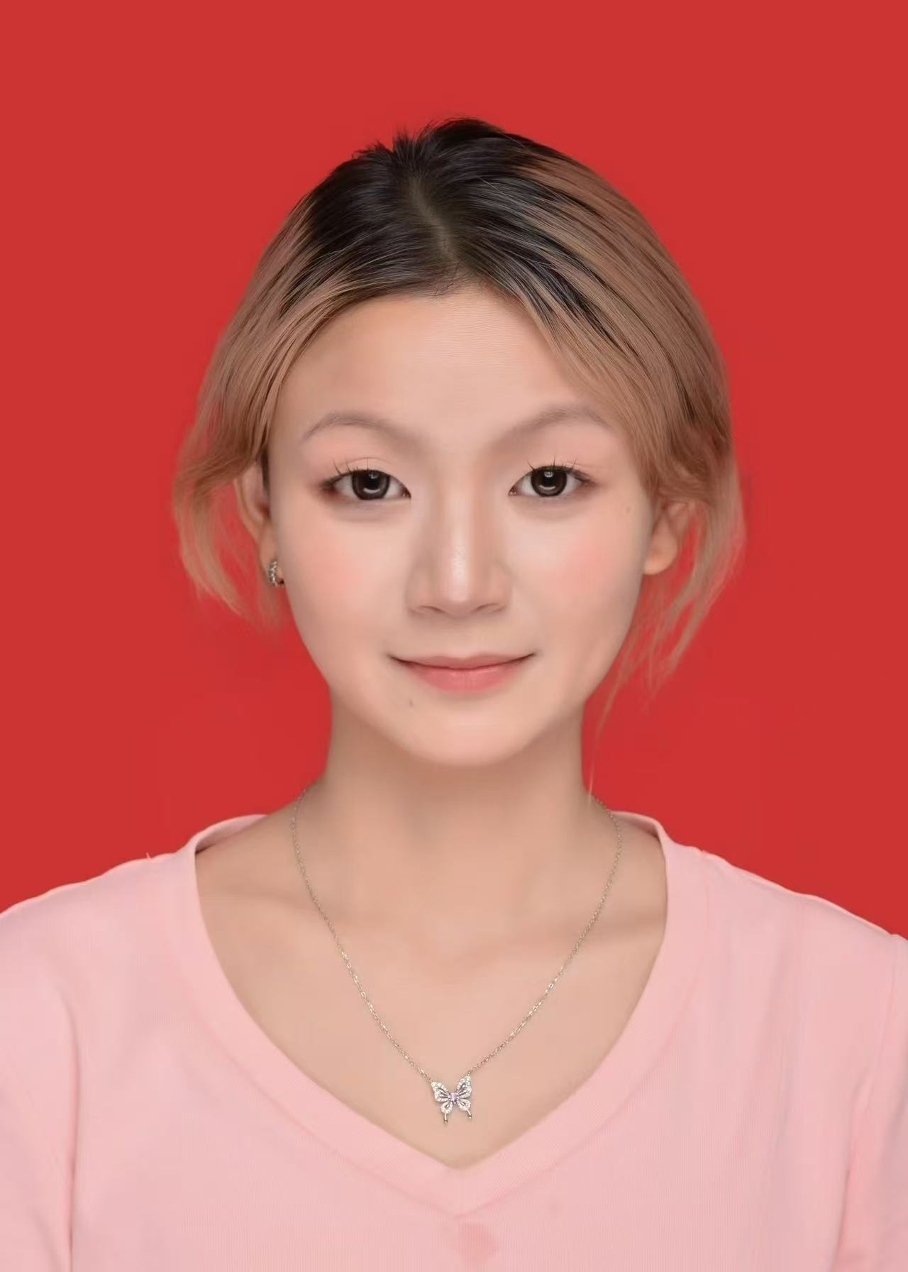 梅教员 照片