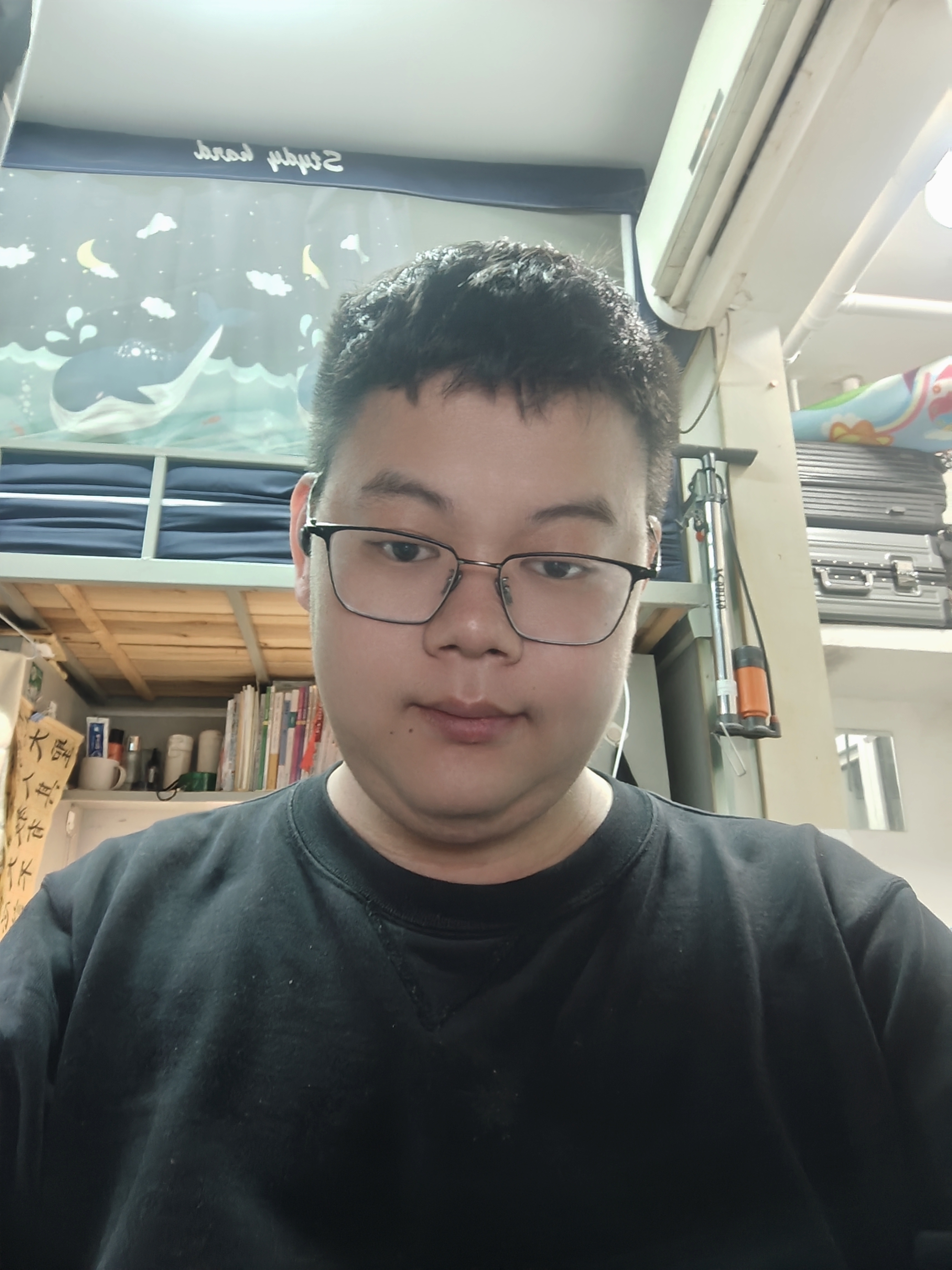 万教员 照片