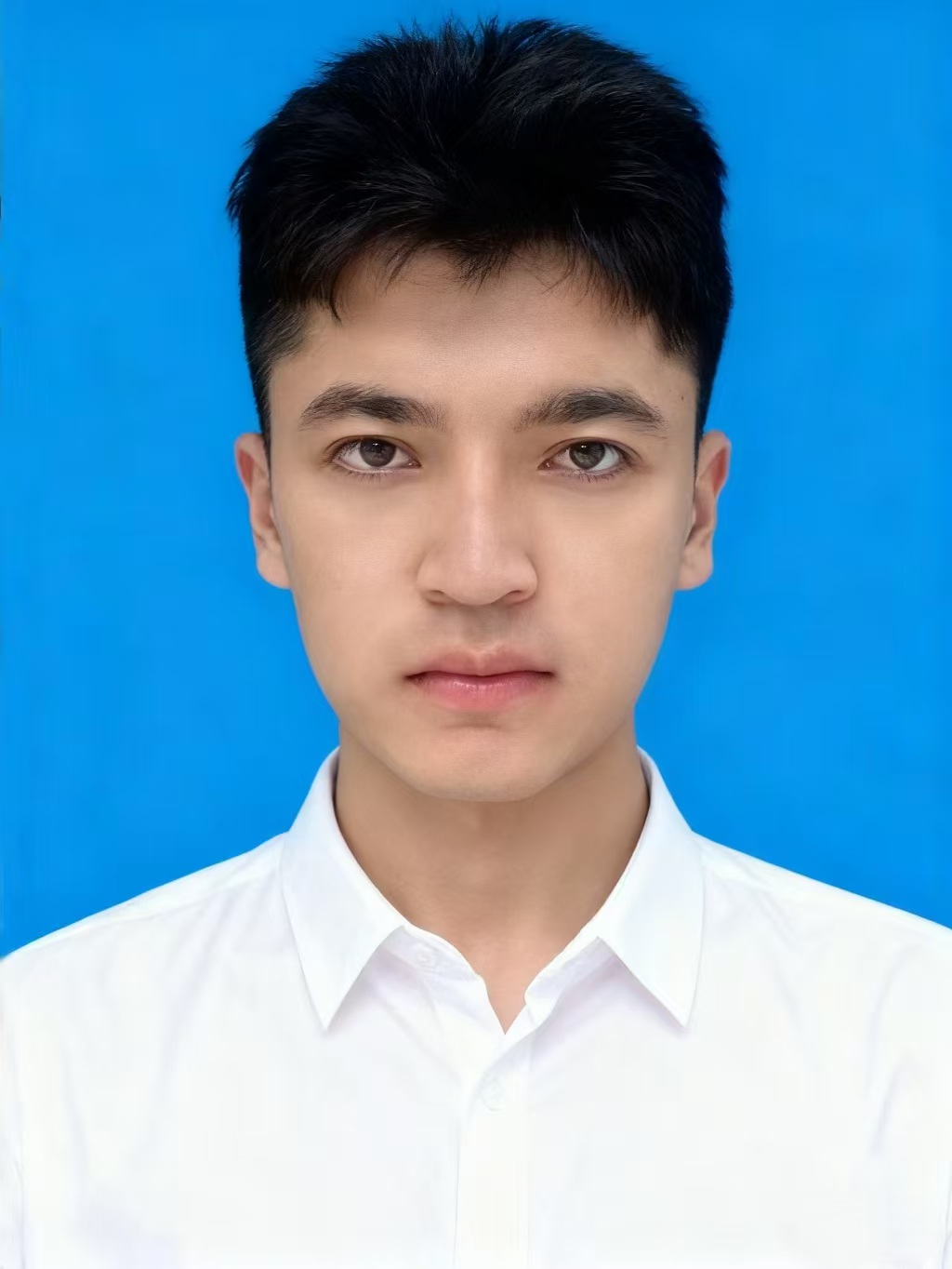 衣教员 照片