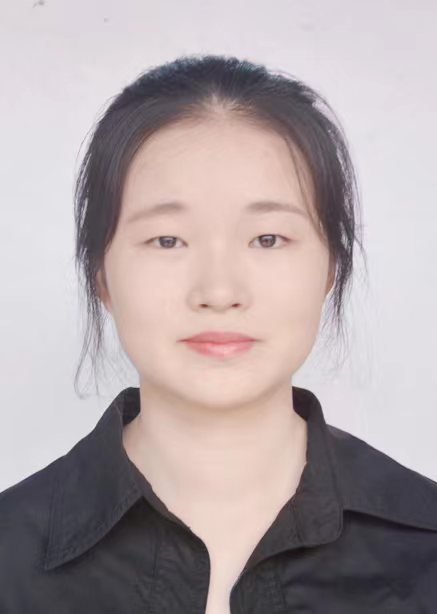 何教员 照片
