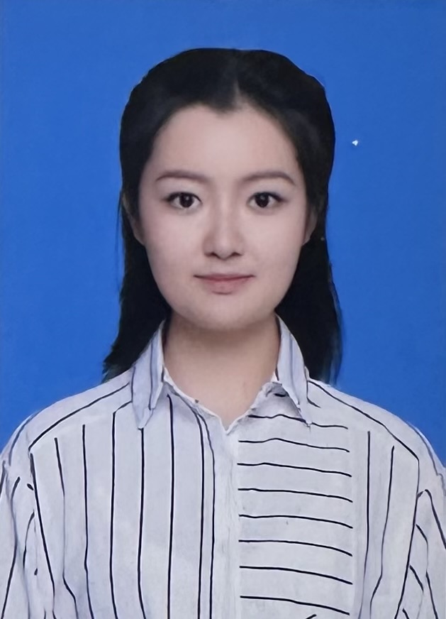 应教员 照片