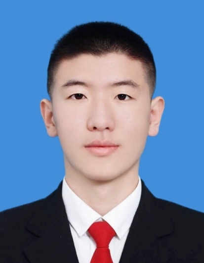 吕教员 照片