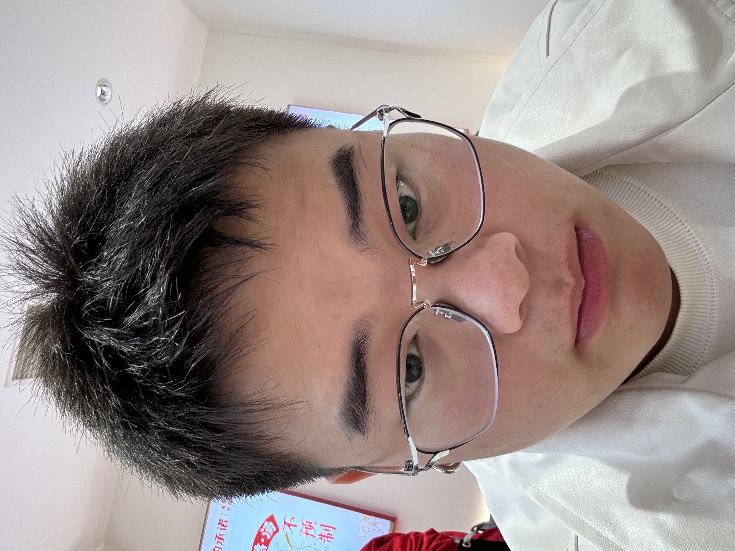 李教员 照片