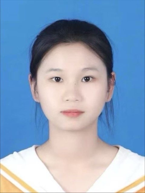 尹教员 照片