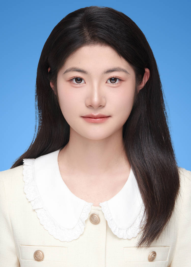 李教员 照片