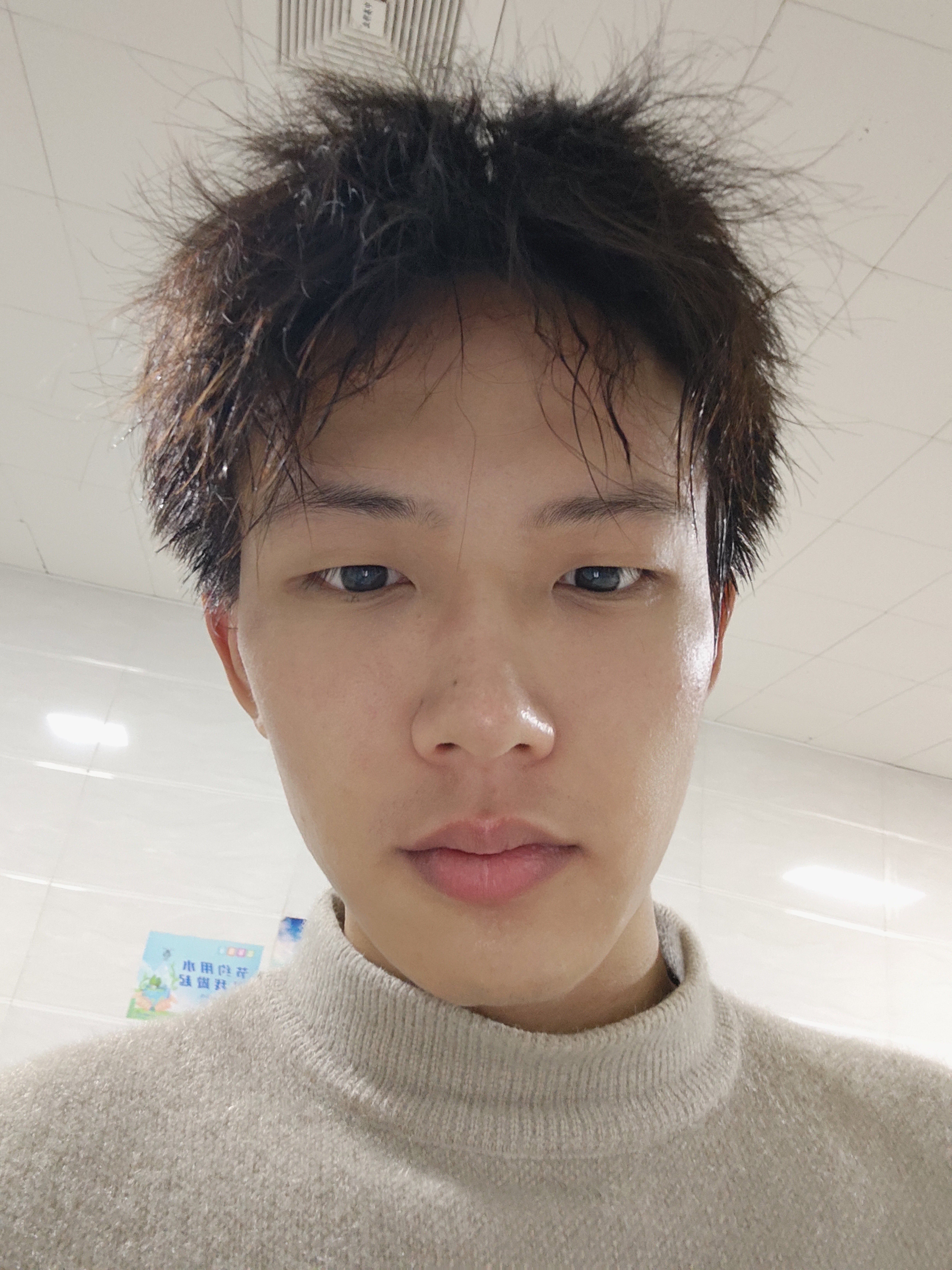 吕教员 照片