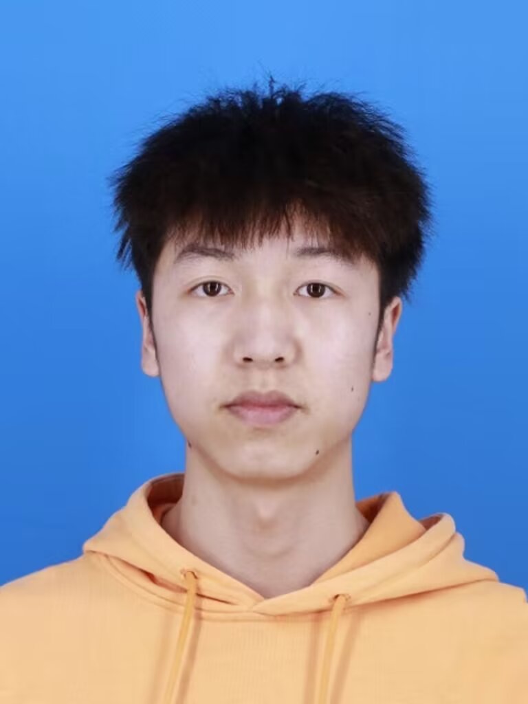 李教员 照片