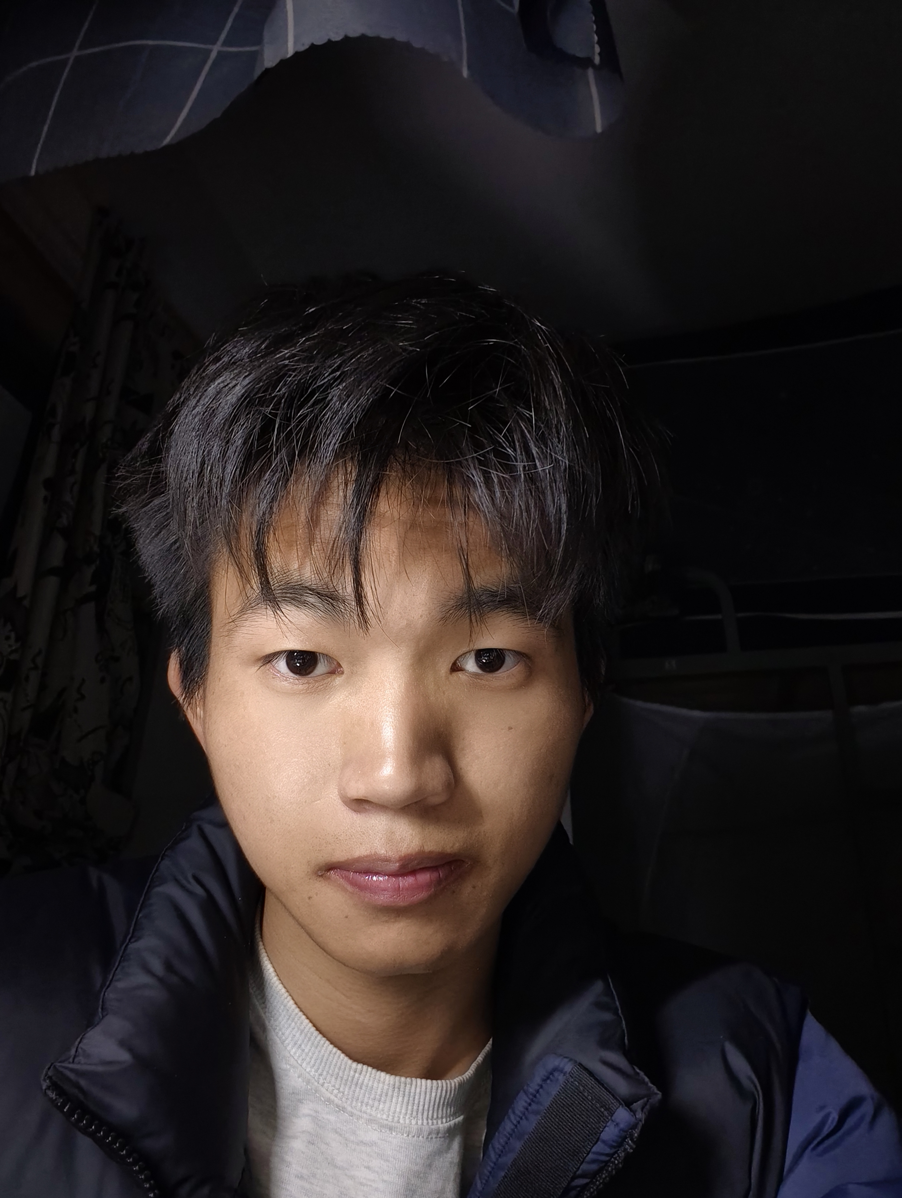 吕教员 照片