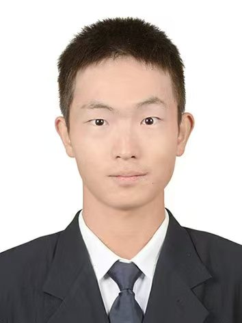 李教员 照片