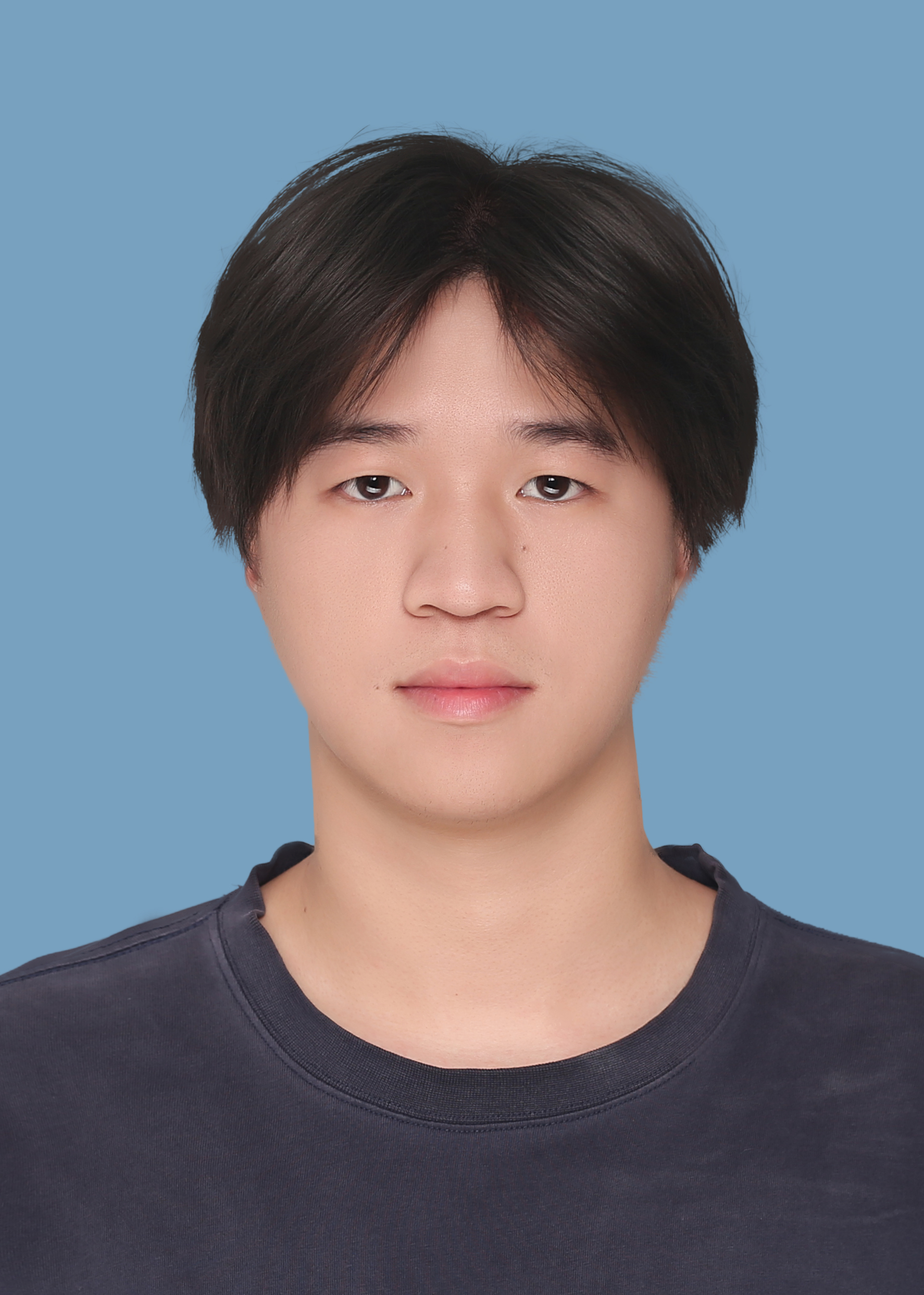 何教员 照片