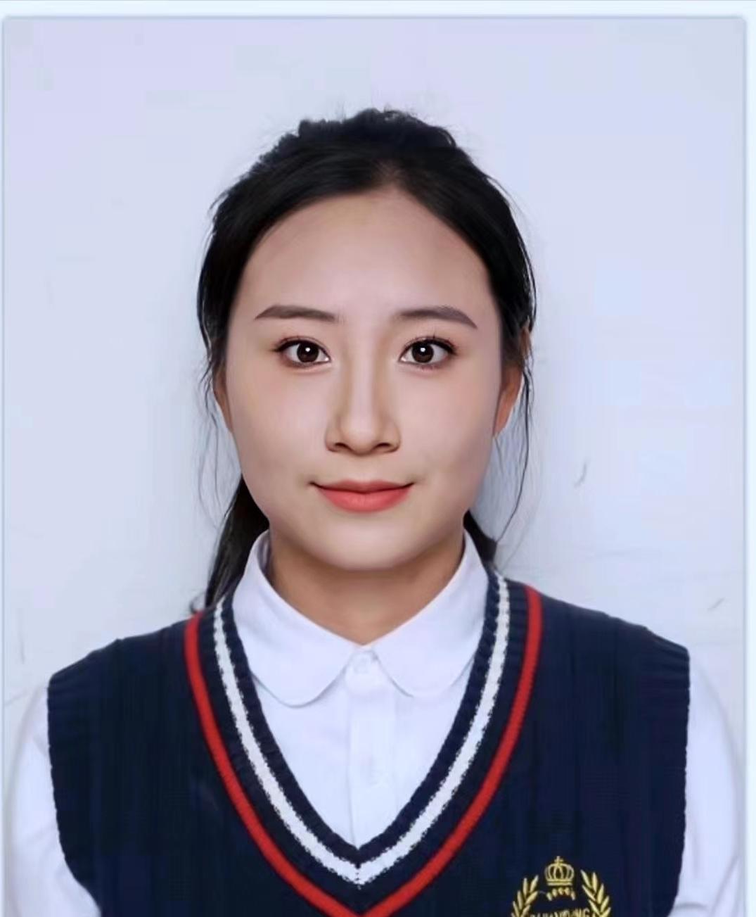 黄教员 照片