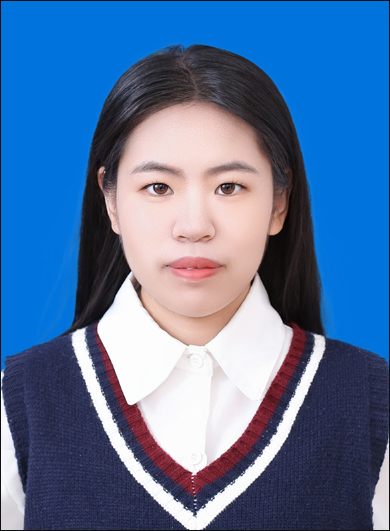 李教员 照片