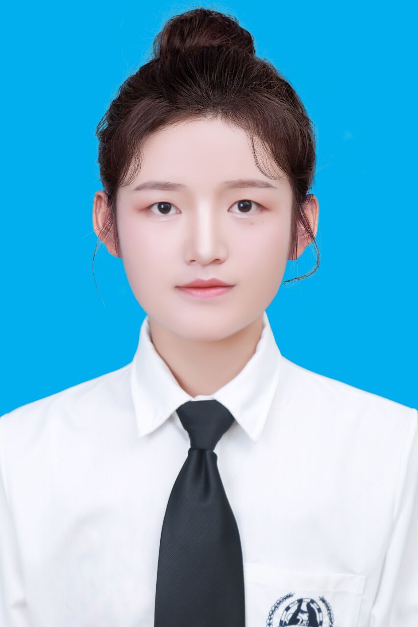 李教员 照片