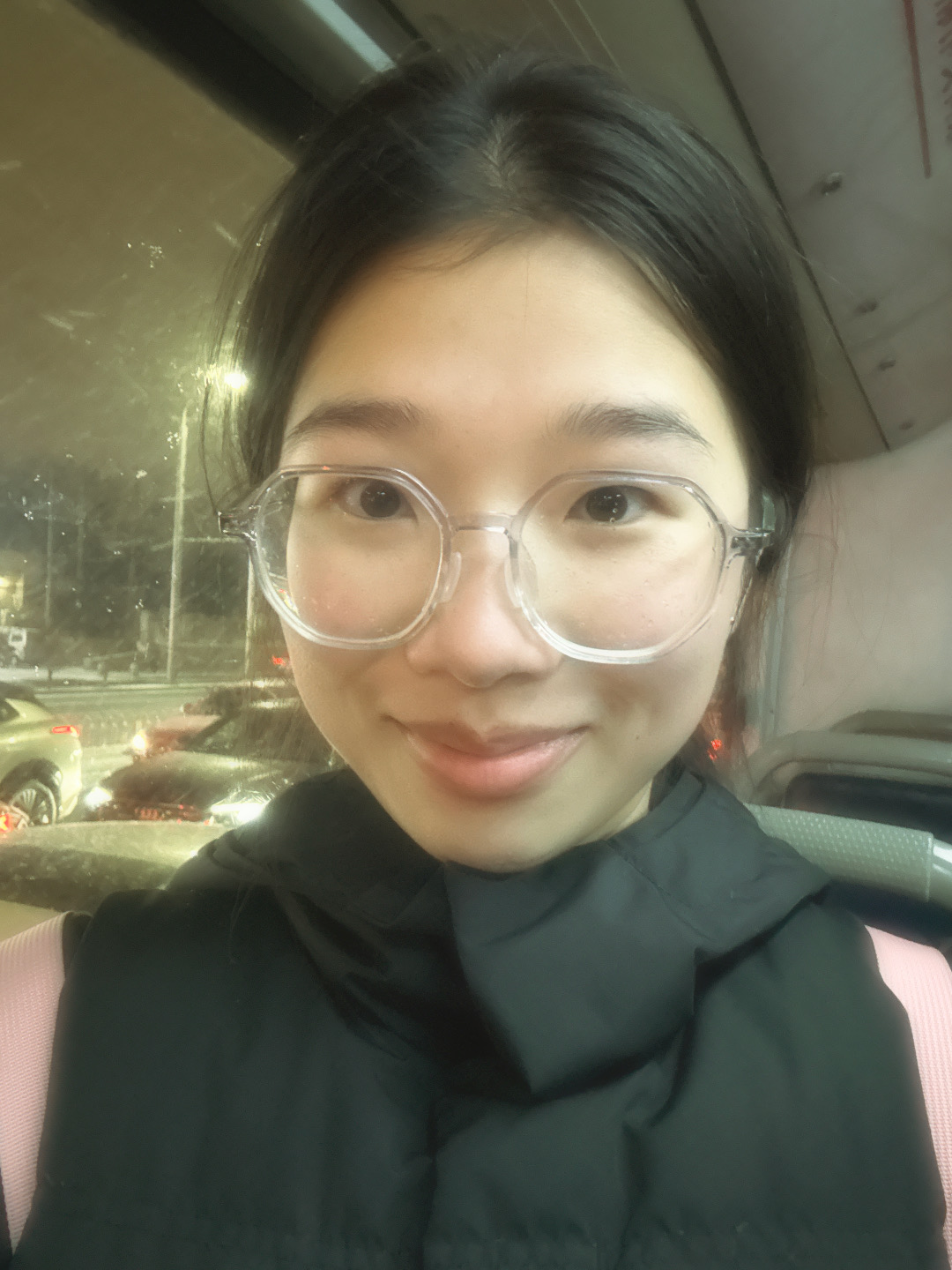 何教员 照片