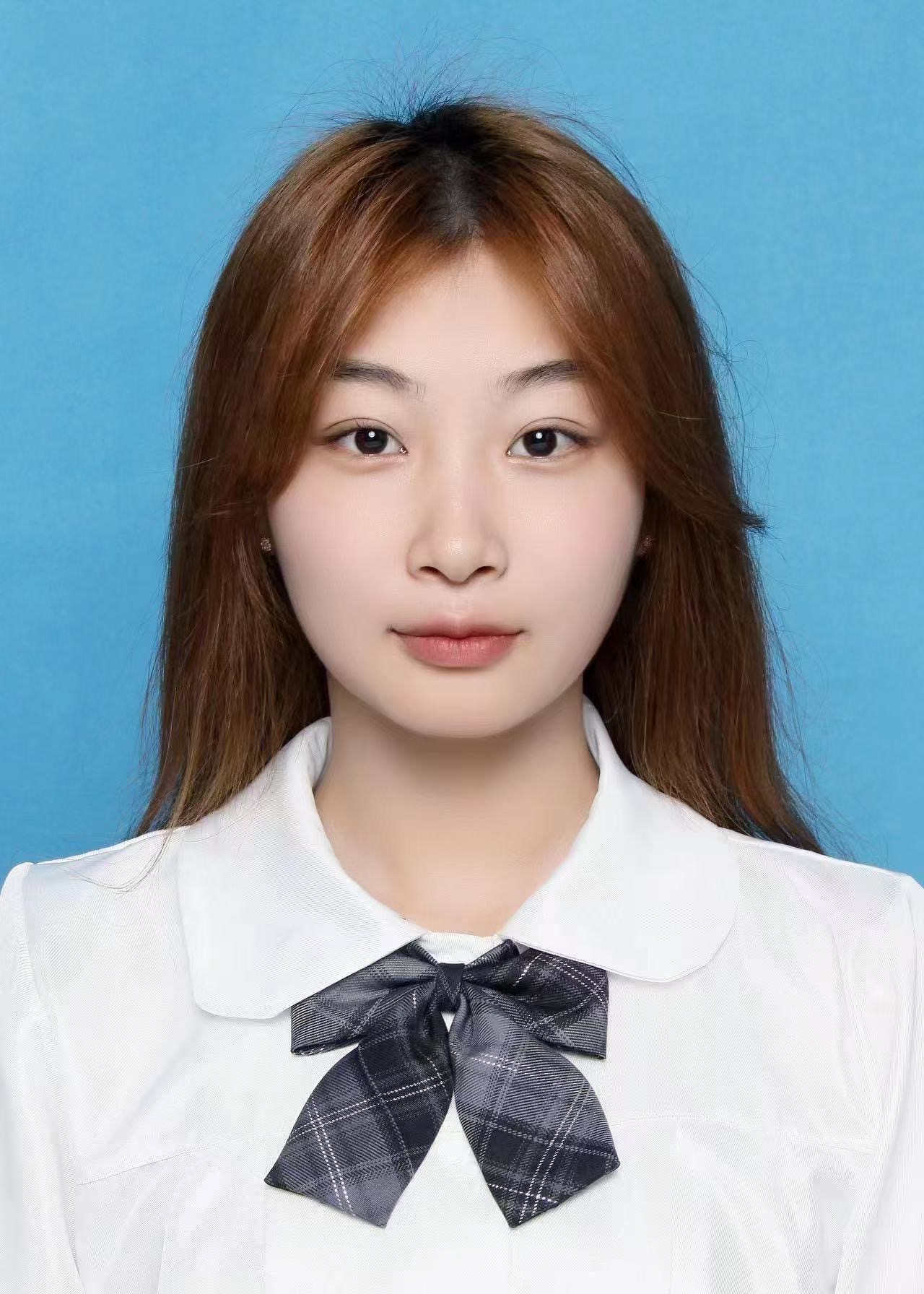 李教员 照片