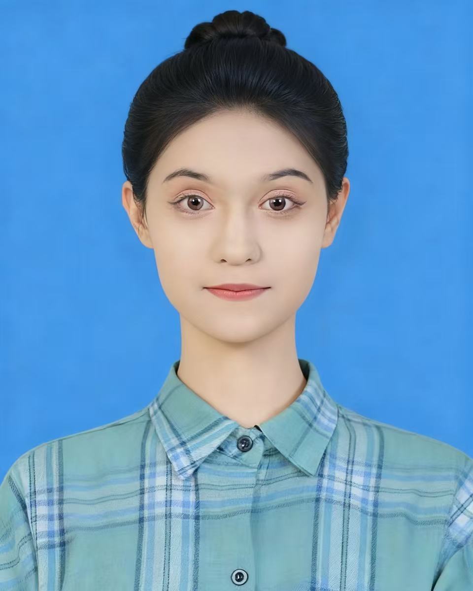 阿教员 照片