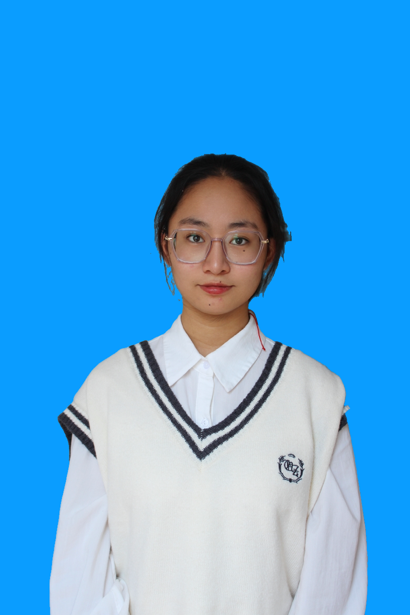 何教员 照片
